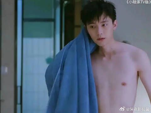 儿大避母，女大避父，这下妈妈尴尬了！