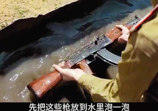 目睹战友因枪械卡壳受伤,伤兵怒拆武器决心造出完美步枪