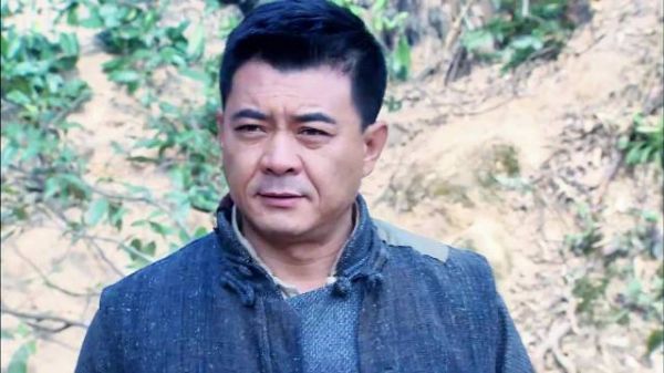 迎亲队伍不幸遭到鬼子截杀，八路竟从天而降全歼鬼子
