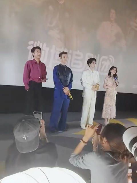 陈伟霆、陈瑶、曾舜晞、应昊茗组团走秀开场如时装周