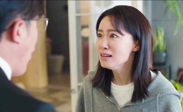 妻子竭尽全力照顾孩子，换来的却是丈夫无情的责骂，这样的家真的幸福
