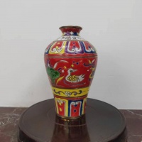 金彩华章：大明宣德年制五彩描金莲塘鸳鸯纹梅瓶艺术鉴析