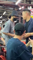 胡杏儿现任与旧爱世纪同框，李乘德主动挥手，黄宗泽热情拥抱