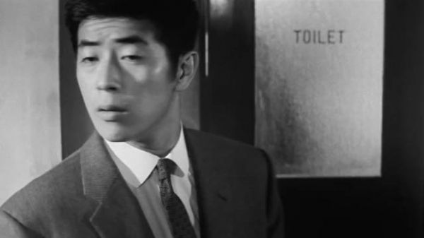 妻之告白揭示女性困境，法律无罪世俗判死刑