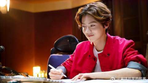 「鹿晗」笑容治愈心灵的鹿憨憨，他怎么可以这么可爱这么帅