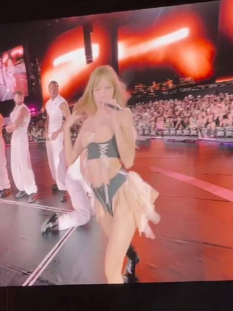 lisa热舞，她的身材好曼妙