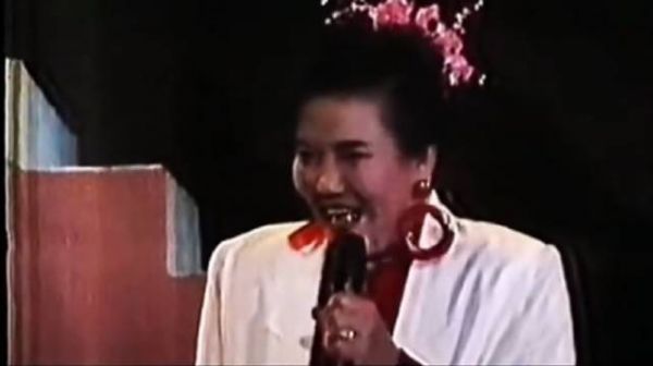 1991北京台元旦晚会,赵丽蓉演唱《巴比伦河》
