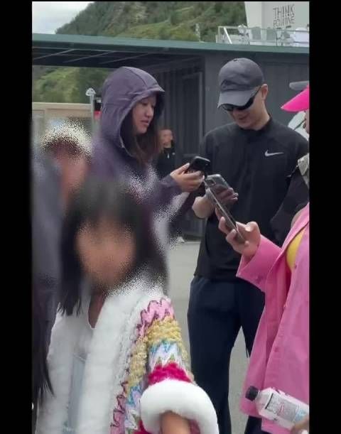 网友川西偶遇赖冠霖,坦言好好生活