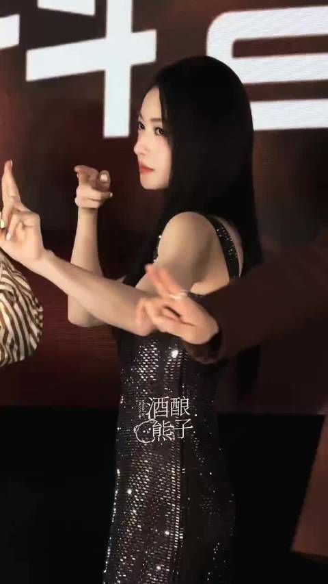 没人告诉我这个吴谨言跳舞这么帅呀!