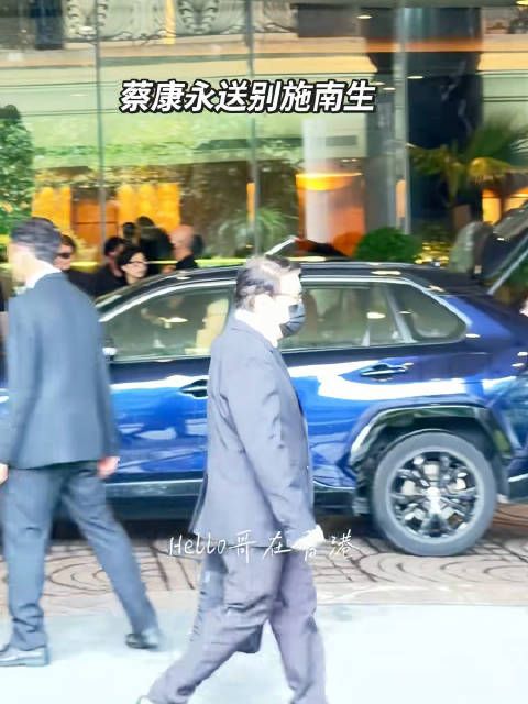 蔡康永也60多岁了,时间好快呀