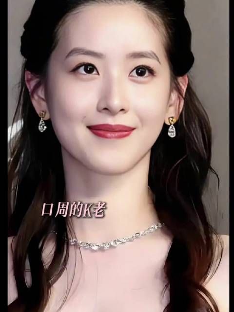 章泽天与刘亦菲妈妈长相相似
