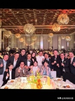 成龙、洪金宝、谭咏麟同框，到底是谁结婚？竟请来半个香港娱乐圈