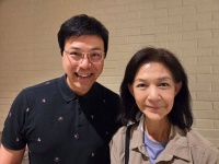 香港知名女星儿子近照曝光，曾为迪士尼配音，因嫌父母穷拒绝入行