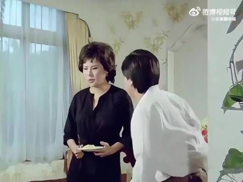 女人踏进楼道被黑蝴蝶紧追,背后藏着致命秘密
