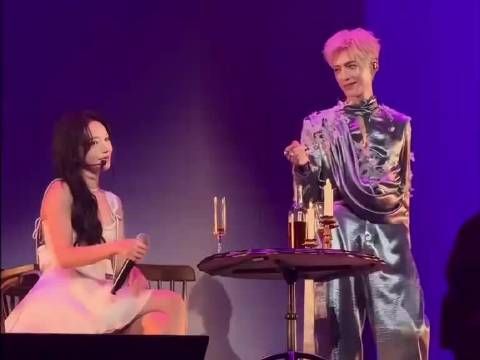 罗云熙南京演唱会嘉宾程潇合唱《只对你有感觉》直拍！太养眼了！