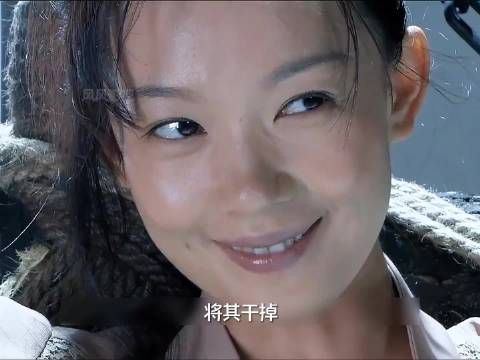 女人被汉奸绑在木桩上，不料关键时刻竟凭借一招直接反杀