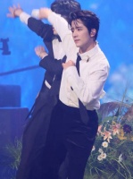 张新成演唱会40分钟纪录片售后获赞真诚