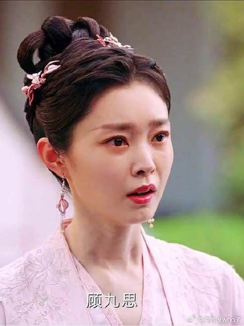父亲宠妾灭妻，柳玉茹为母亲据理力争，导致父亲暴怒，关键时刻顾九思出手了