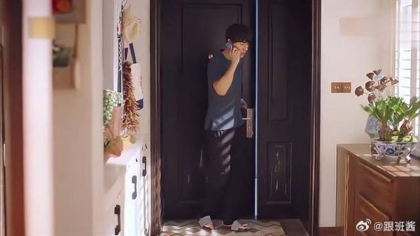 儿子想公布恋情，一看亲妈眼神，嘴边话立马憋回去