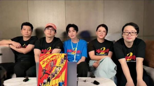 张若昀被生日梗追着杀，路演直播频遭庆生尴尬红温