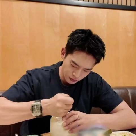 单纯喜欢看人挖椰子肉