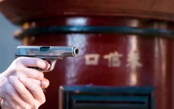 云弘深被敌人暗杀，父亲云为救自己中枪牺牲了... 成毅