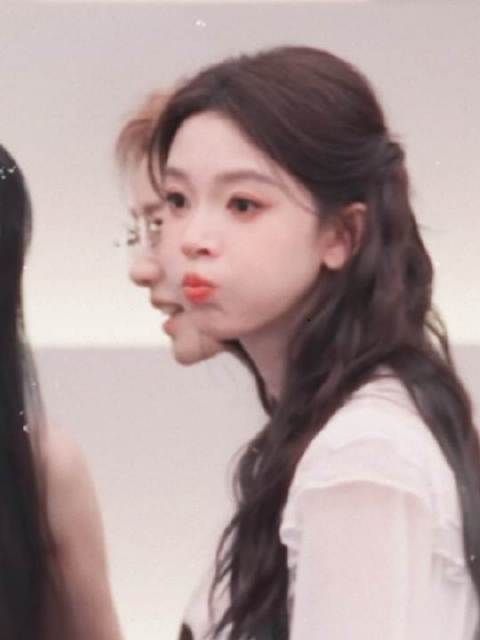 此处女王早已多次显露不耐之色