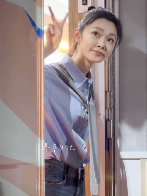 宋轶对粉丝说第80次快乐 车车太嫩太甜如小猫咪