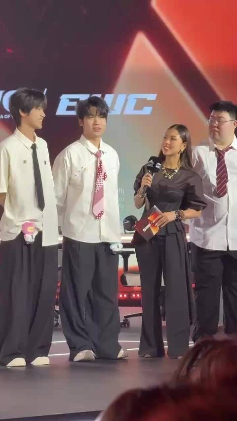 糕妹EWC现场 @eStarPro花海 ：巴黎吗 请看VCR