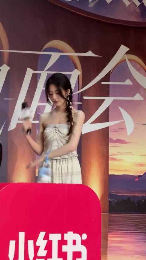 后面柳柳又被感动哭了 真的很真诚的小女孩 一定要幸福 柳周cp｜半熟恋人5