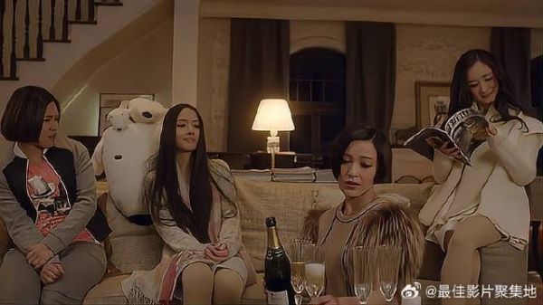 总裁去外国工作 还不忘带上时代姐妹花，有大事要发生