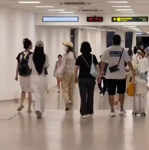 偶遇angelababy和朋友去马尔代夫！