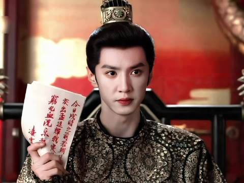 来感受英寡帝王的威压！