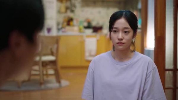 女儿挺6月孕肚递彩超，单亲爸爸崩溃倒地