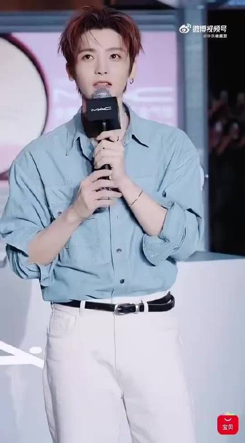 侯明昊回应违反交规，呼吁粉丝遵守规则