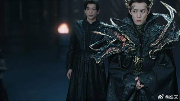 小兰花东方青苍互换身体 代替他当月尊，下秒笑死人