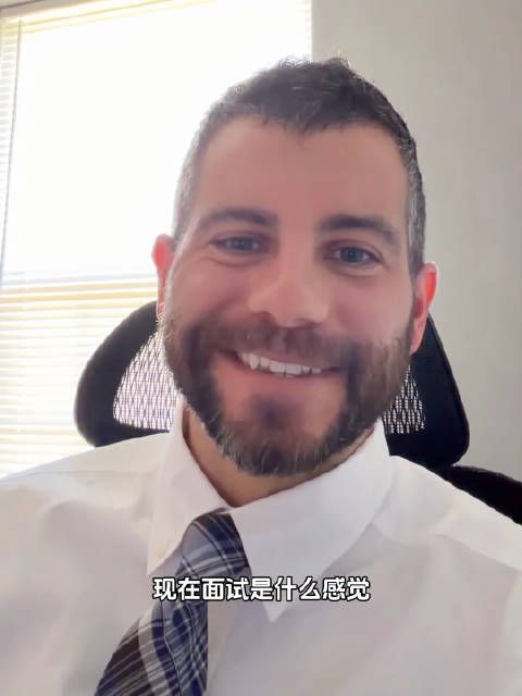 这是我今天在ins刷到的男人里最喜欢的 “吸血鬼”一样的牙齿简直太可爱啦