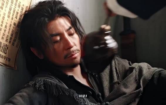 不管了 逮到哪对嗑哪对