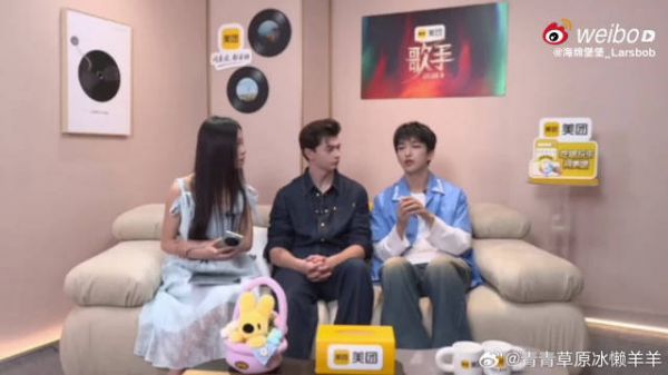 醇厚声线托住清亮少年音，俩人的配合比很多老搭档还要默契