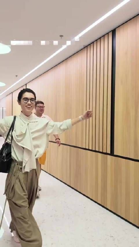 发生了什么 李行亮也开始自嬷了