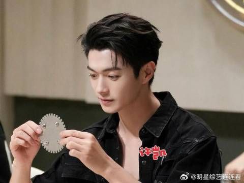 顾燕帧在家等着爸爸回来去救谢良辰和其他小伙伴们
