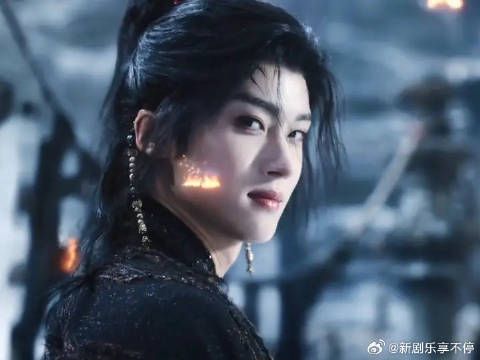 “能救下你 昙花一现 也足够了” “可这一次 我真的要离开了…”