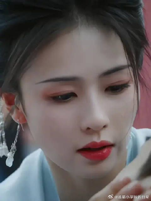 爱，是超脱秩序外的一瞬间