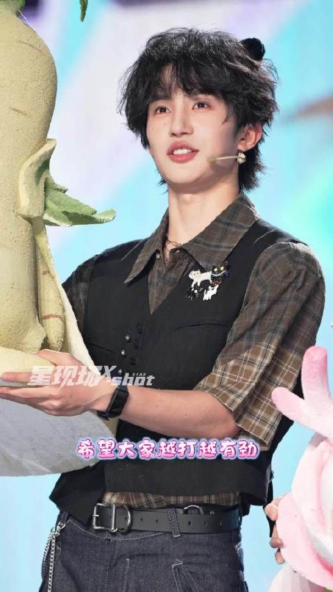 没有猫的可以路过来看看我的猫！ 张翅你怎么这么萌