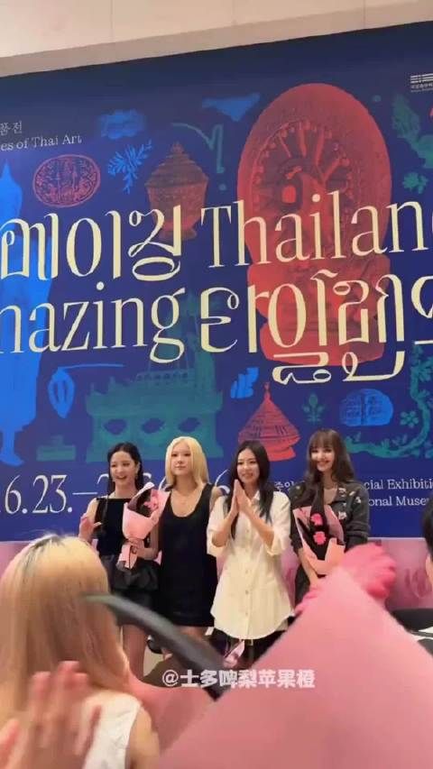 BLACKPINK十周年全员合体，发长信推音乐节赴约