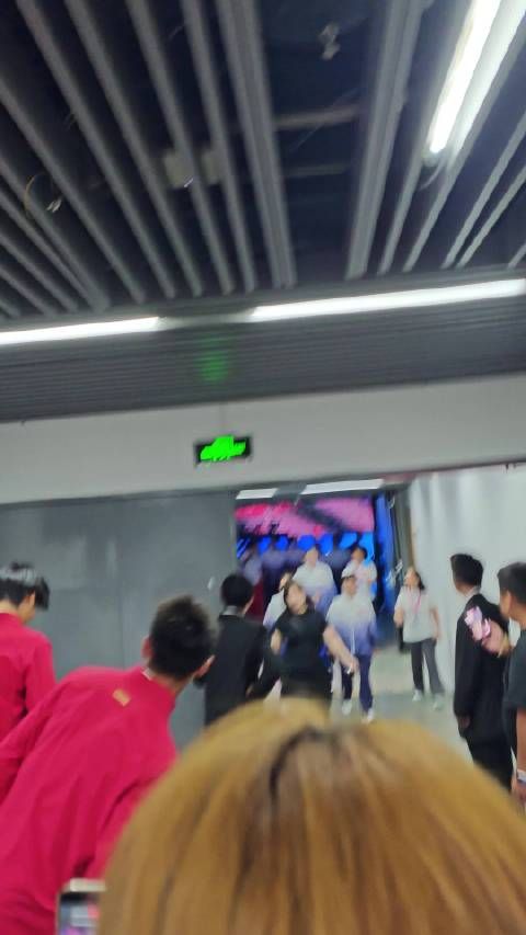 看点我们新鲜的王队