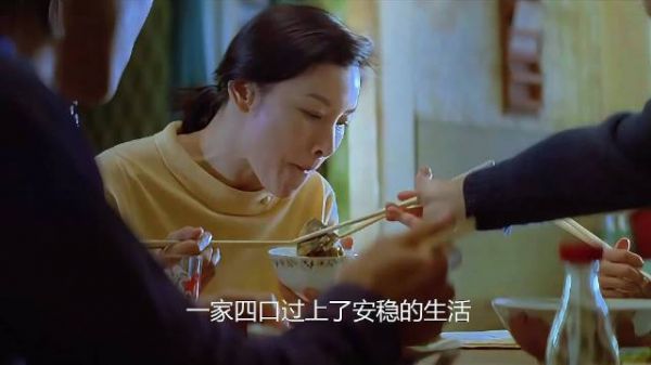 母亲带回家的情人竟与女儿生情，嫉妒爆发逼女绝路