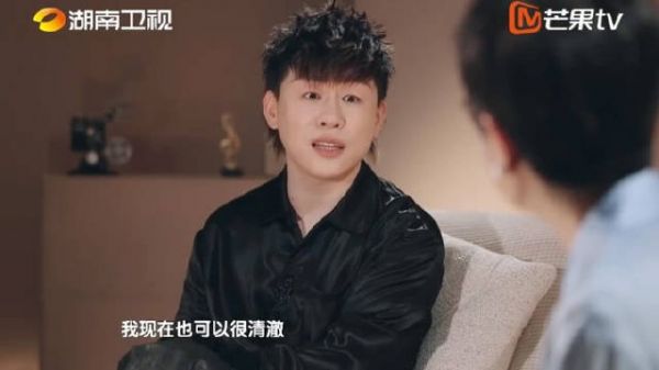 胡彦斌回应妈妈建议学邓丽君，称破音是标配