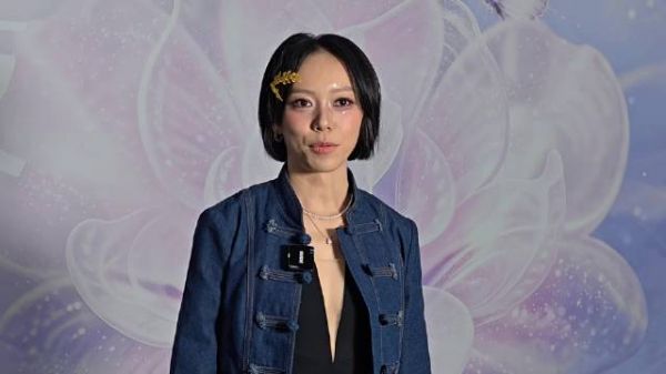 张灿Cici采访区跳舞，谈功夫女足用舞蹈托举情绪