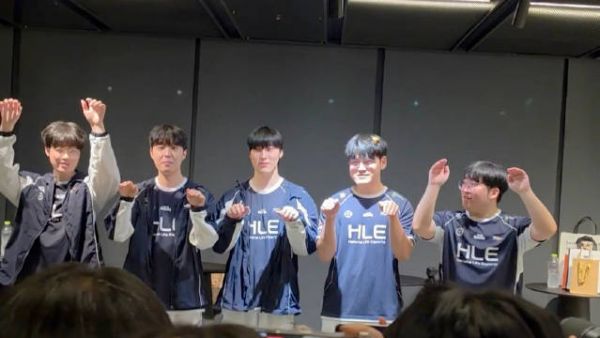 HLE全员一起变身大虫子 cr.kkaze1128